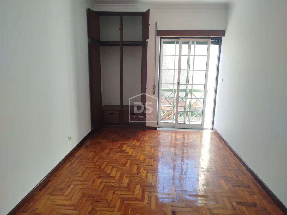 Apartamento T3 para Venda em Currelos, Papízios e Sobral Foto 12