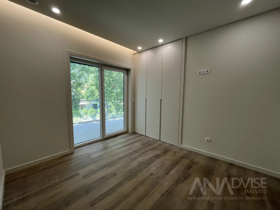 Apartamento T5 para Venda em Viseu Foto 12