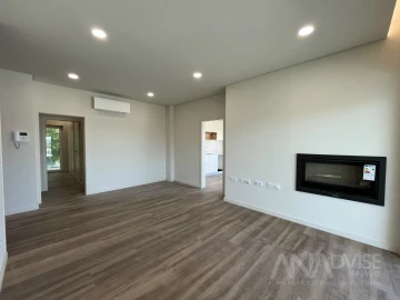 Apartamento T5 para Venda em Viseu