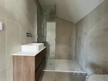 Apartamento T5 para Venda em Viseu