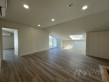 Apartamento T5 para Venda em Viseu