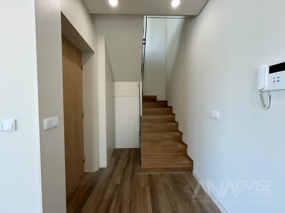 Apartamento T5 para Venda em Viseu Foto 8