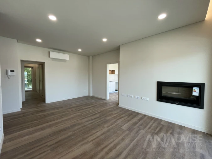 Apartamento T5 para Venda em Viseu Foto 9