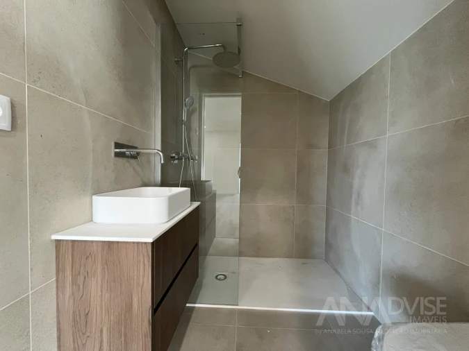 Apartamento T5 para Venda em Viseu Foto 28