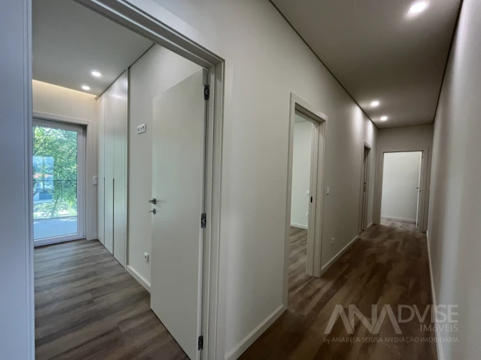 Apartamento T5 para Venda em Viseu Foto 10