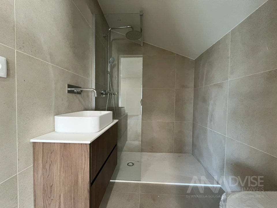 Apartamento T5 para Venda em Viseu Foto 28