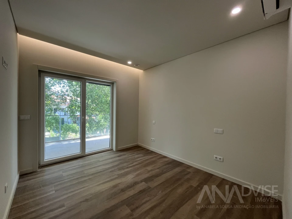 Apartamento T5 para Venda em Viseu Foto 14