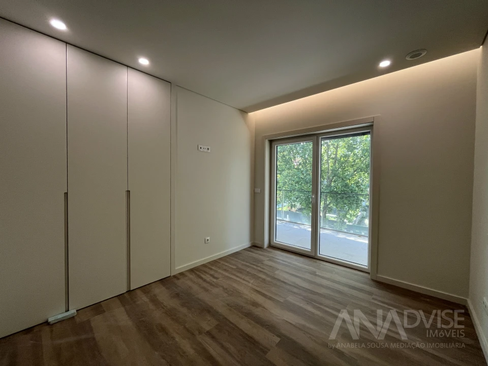 Apartamento T5 para Venda em Viseu Foto 15