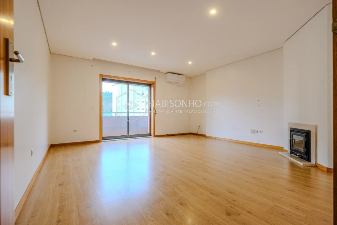 Apartamento T2 para Venda em Valongo Foto 4