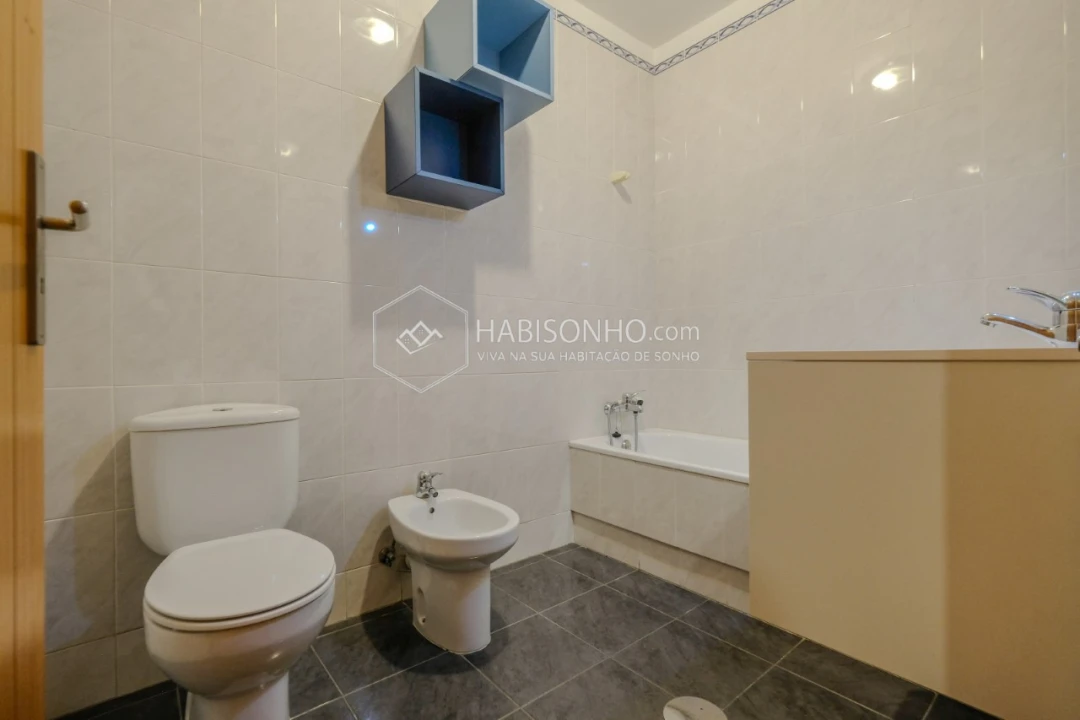 Apartamento T2 para Venda em Valongo Foto 16