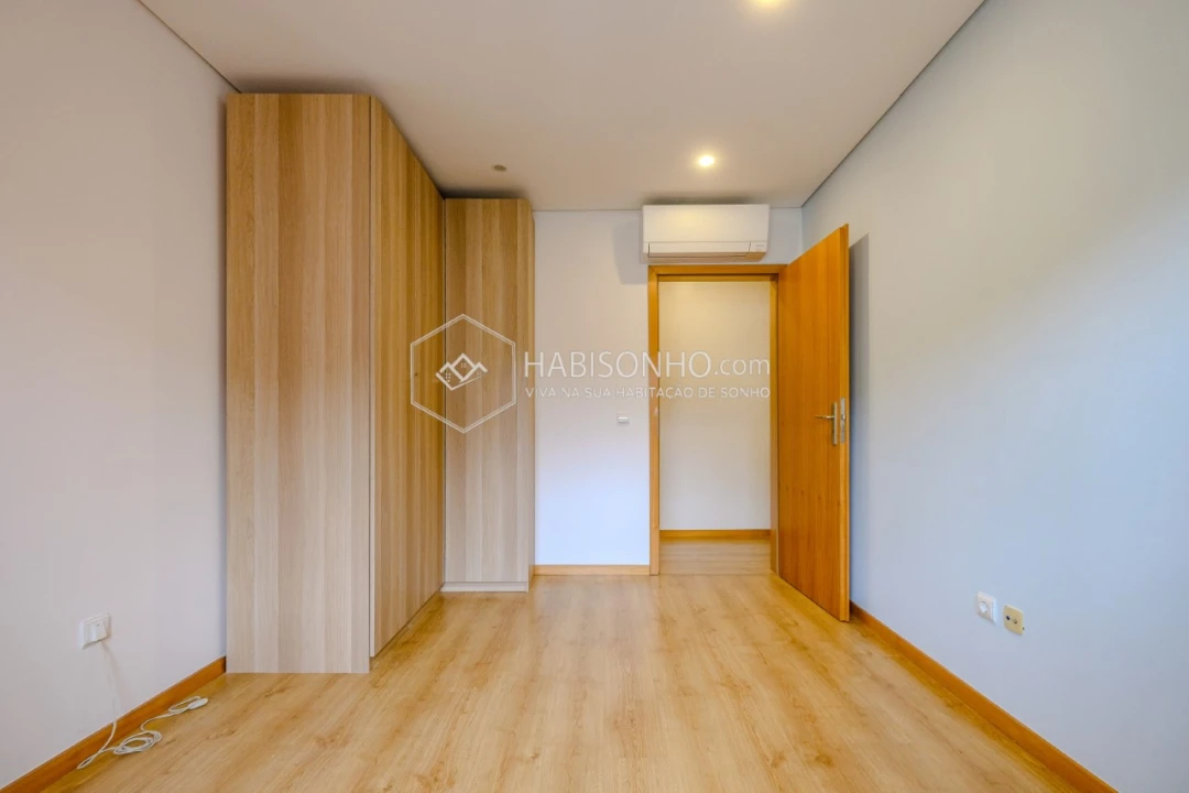 Apartamento T2 para Venda em Valongo Foto 19