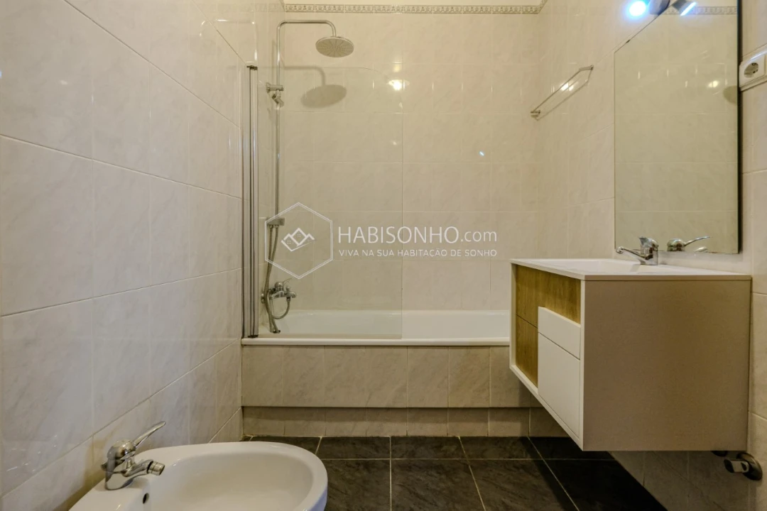 Apartamento T2 para Venda em Valongo Foto 22
