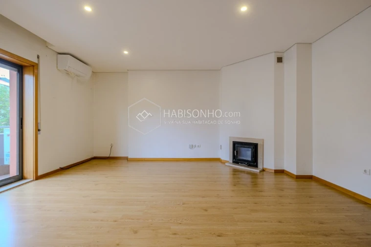 Apartamento T2 para Venda em Valongo Foto 2