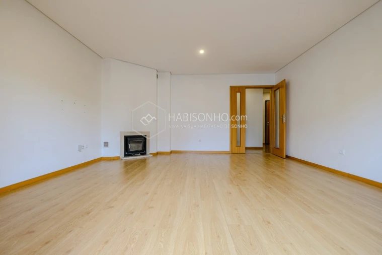 Apartamento T2 para Venda em Valongo Foto 3