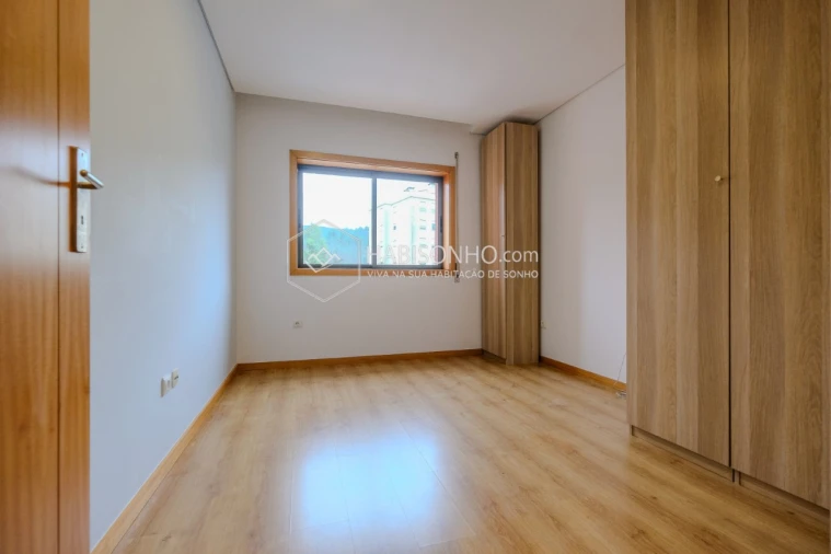 Apartamento T2 para Venda em Valongo Foto 17