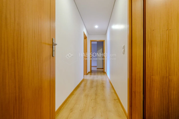 Apartamento T2 para Venda em Valongo Foto 20