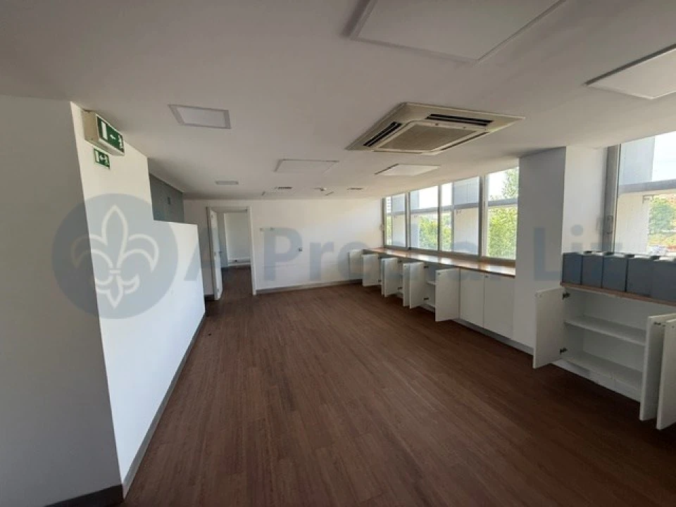 Escritório para Arrendamento em Ramalde Foto 10