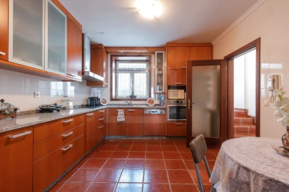 Moradia T4 para Venda em Vila de Cucujães