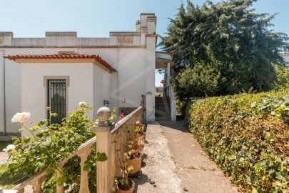 Moradia T4 para Venda em Vila de Cucujães