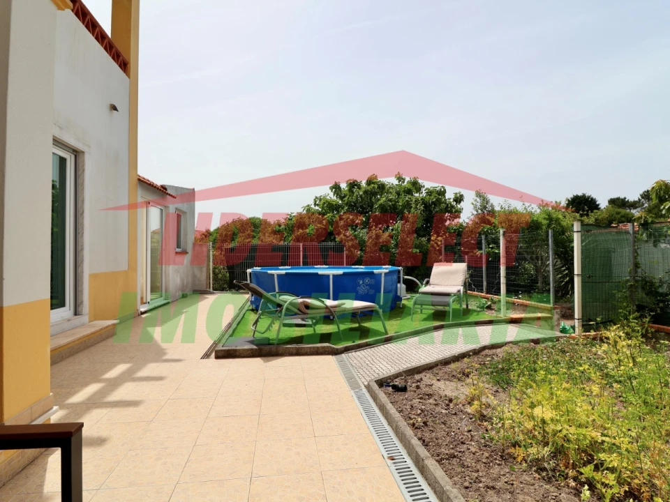 Moradia T4 para Venda em Silveira Foto 29