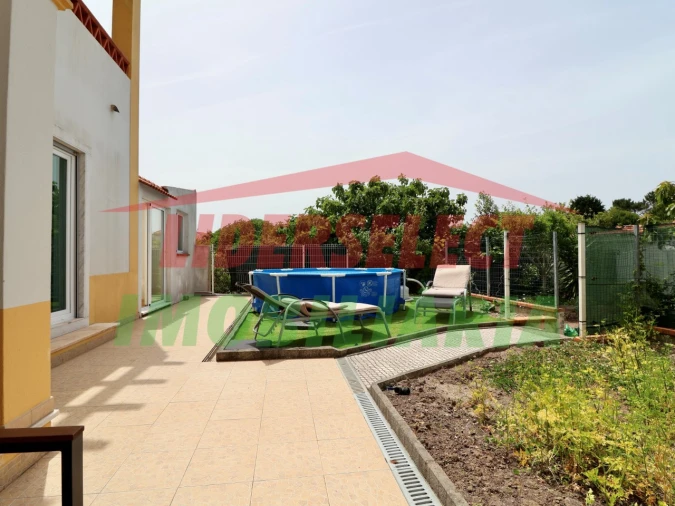 Moradia T4 para Venda em Silveira Foto 29