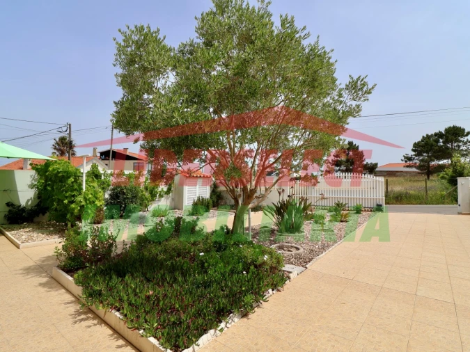 Moradia T4 para Venda em Silveira Foto 31