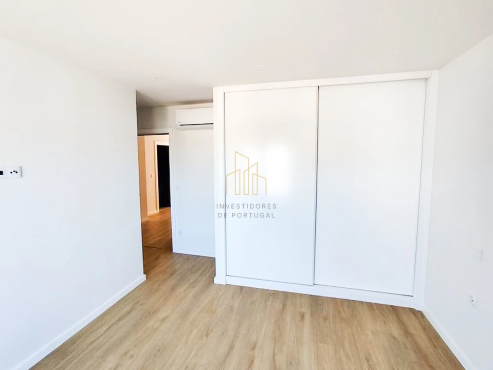 Apartamento T2 para Venda em Paranhos Foto 11