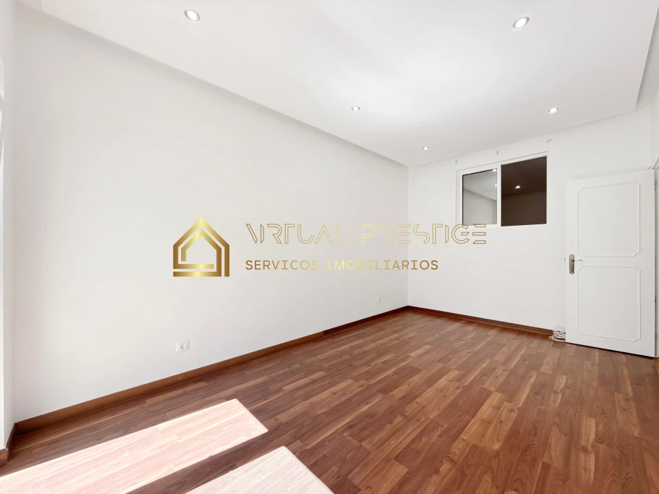 Apartamento T1 para Venda em Camarate, Unhos e Apelação Foto 9