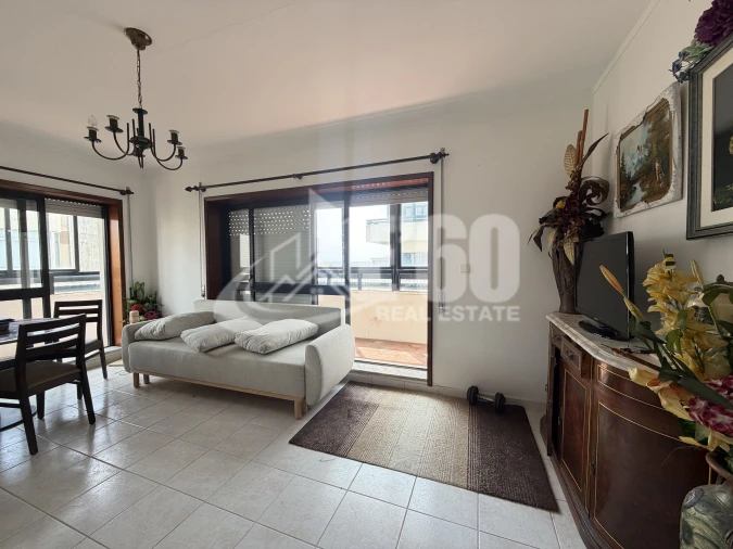 Apartamento T1 para Venda em Espinho Foto 3