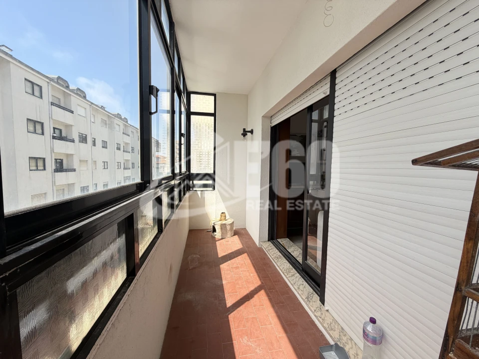 Apartamento T1 para Venda em Espinho Foto 6