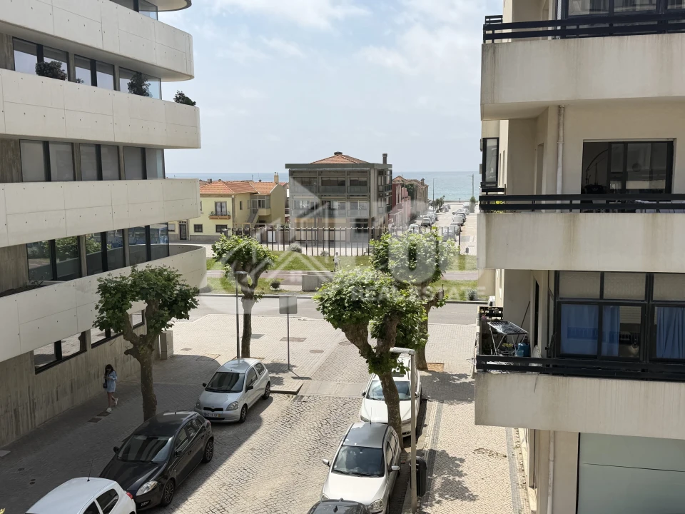 Apartamento T1 para Venda em Espinho Foto 7