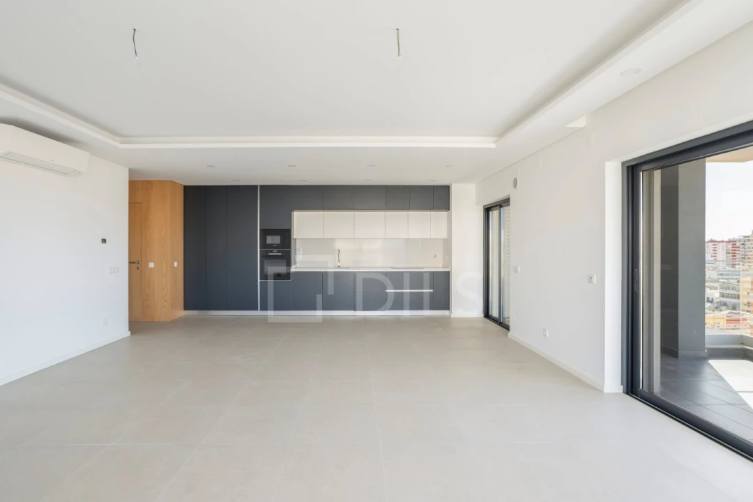 Apartamento T2 para Venda em Faro (Sé e São Pedro) Foto 2