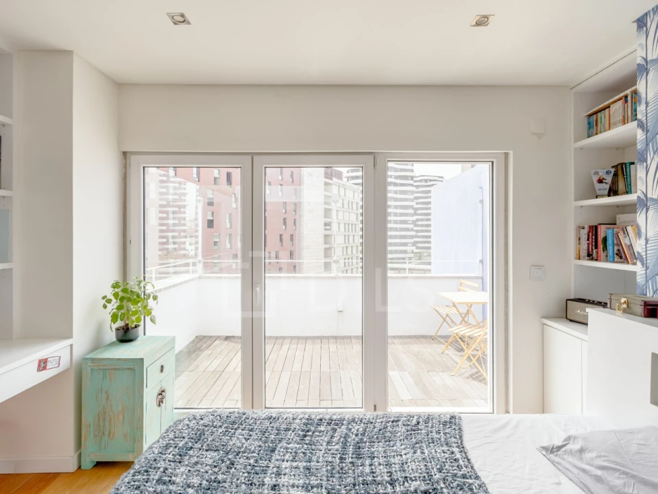 Apartamento T6 para Venda em Parque das Nações Foto 9