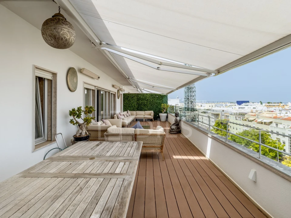 Apartamento T6 para Venda em Parque das Nações Foto 12