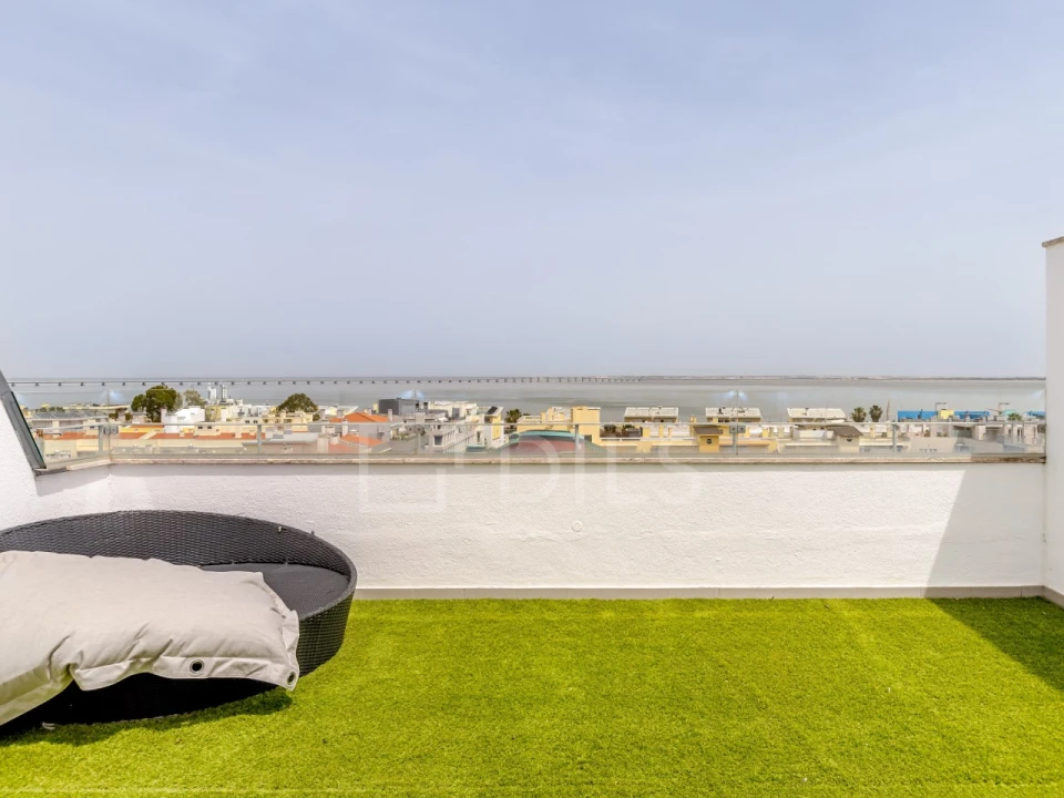 Apartamento T6 para Venda em Parque das Nações Foto 33