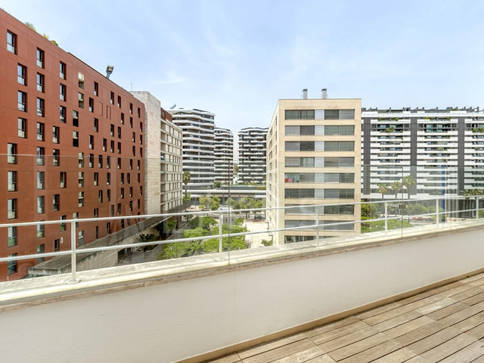 Apartamento T6 para Venda em Parque das Nações Foto 40