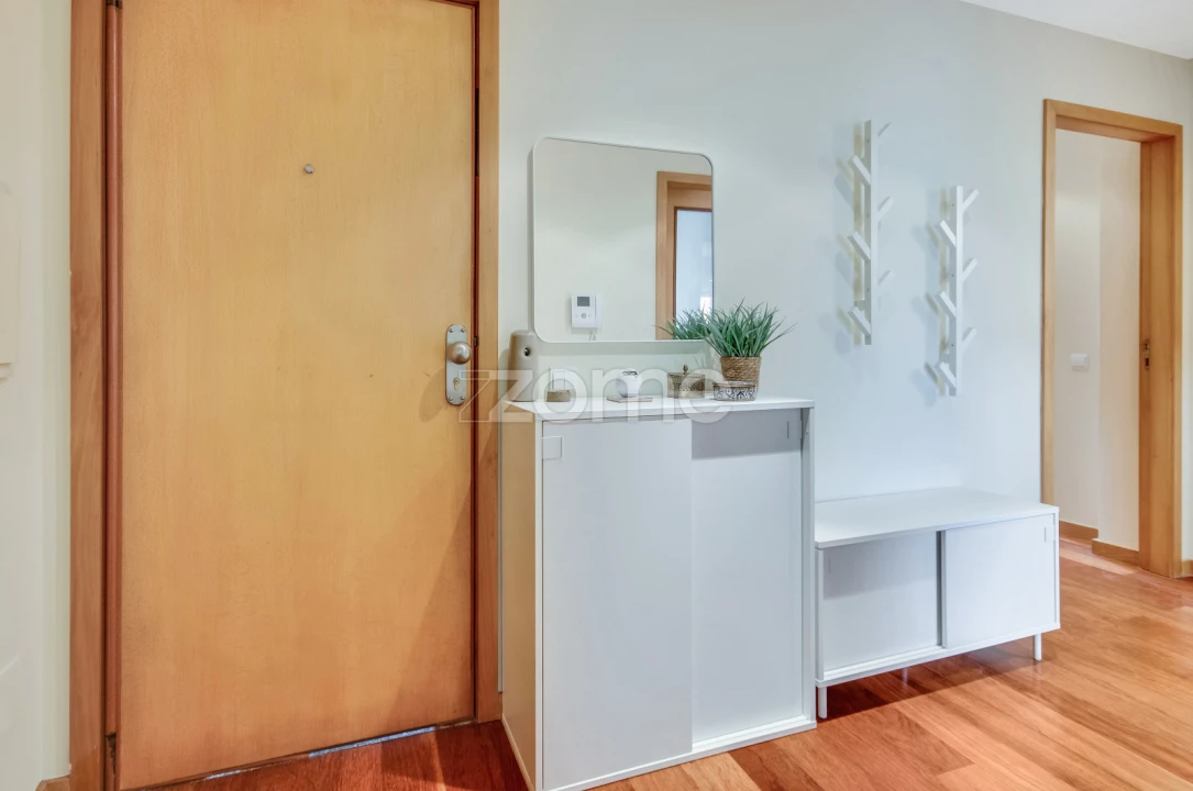 Apartamento T1 para Arrendamento em São Felix da Marinha Foto 7