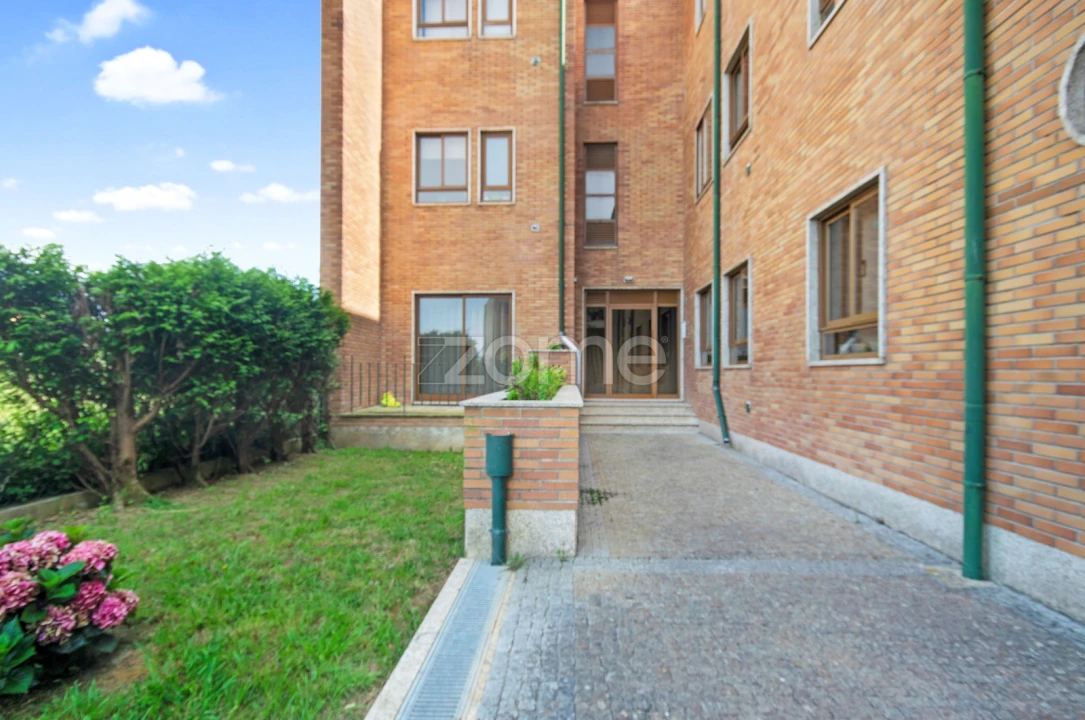 Apartamento T1 para Arrendamento em São Felix da Marinha Foto 16