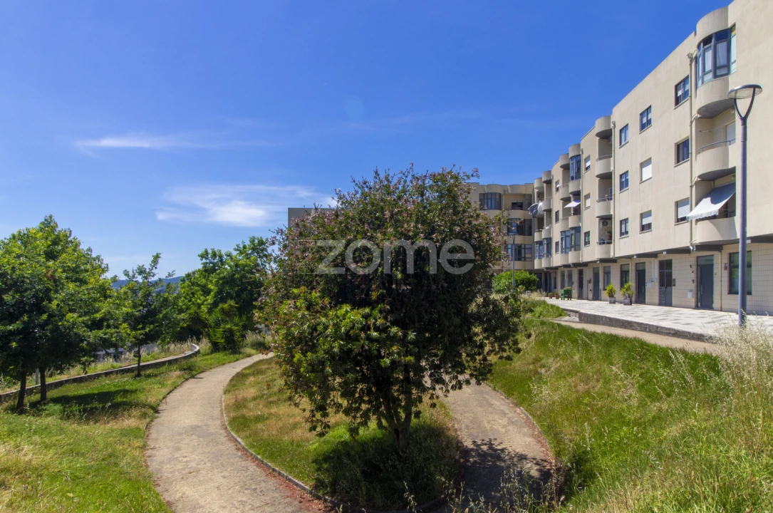 Apartamento T3 para Venda em Nogueira, Fraião e Lamaçães Foto 2