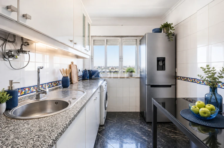 Apartamento T2 para Venda em Rio de Mouro Foto 15
