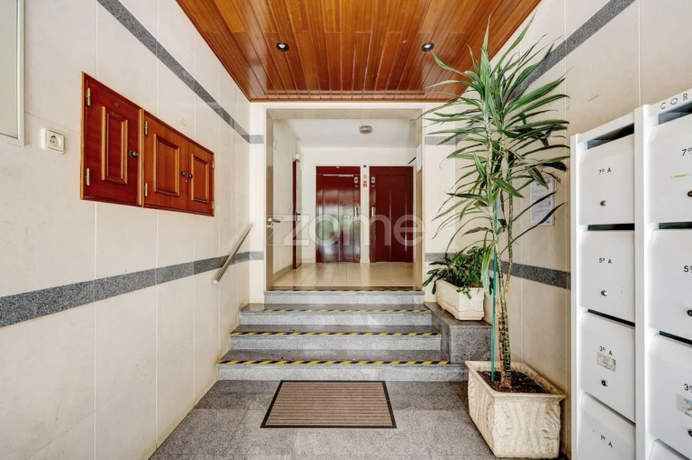 Apartamento T2 para Venda em Rio de Mouro Foto 27