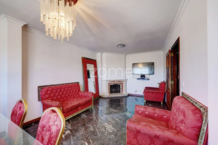Apartamento T2 para Venda em Rio de Mouro Foto 6