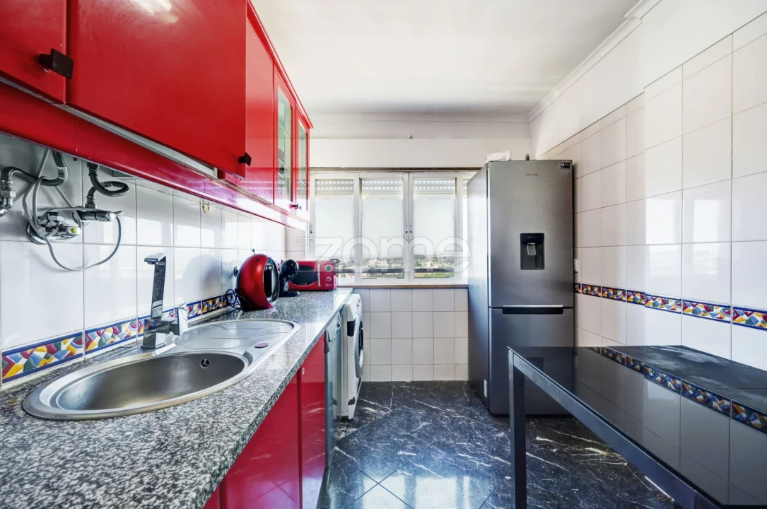 Apartamento T2 para Venda em Rio de Mouro Foto 14