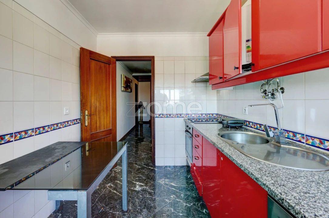 Apartamento T2 para Venda em Rio de Mouro Foto 13