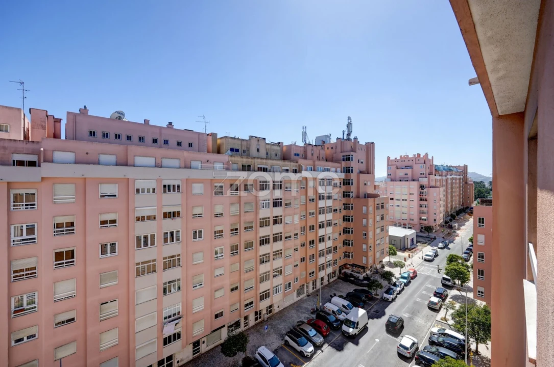 Apartamento T2 para Venda em Rio de Mouro Foto 21