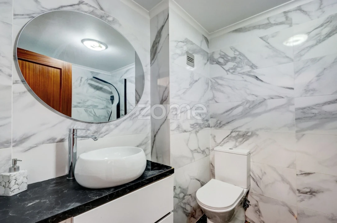 Apartamento T2 para Venda em Rio de Mouro Foto 22