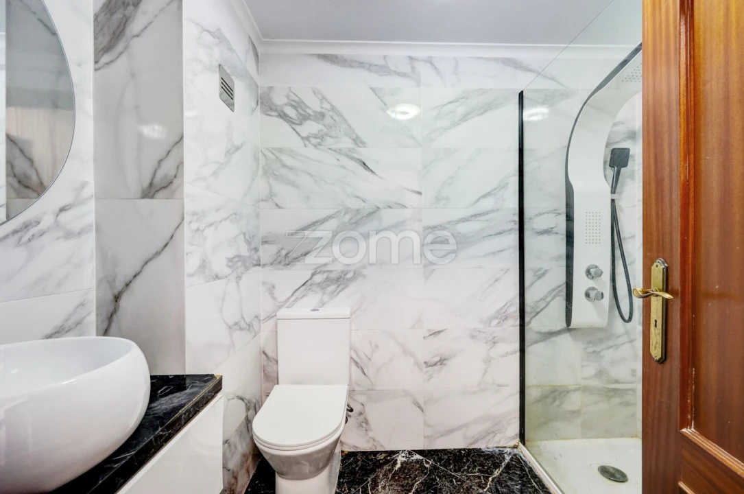 Apartamento T2 para Venda em Rio de Mouro Foto 23
