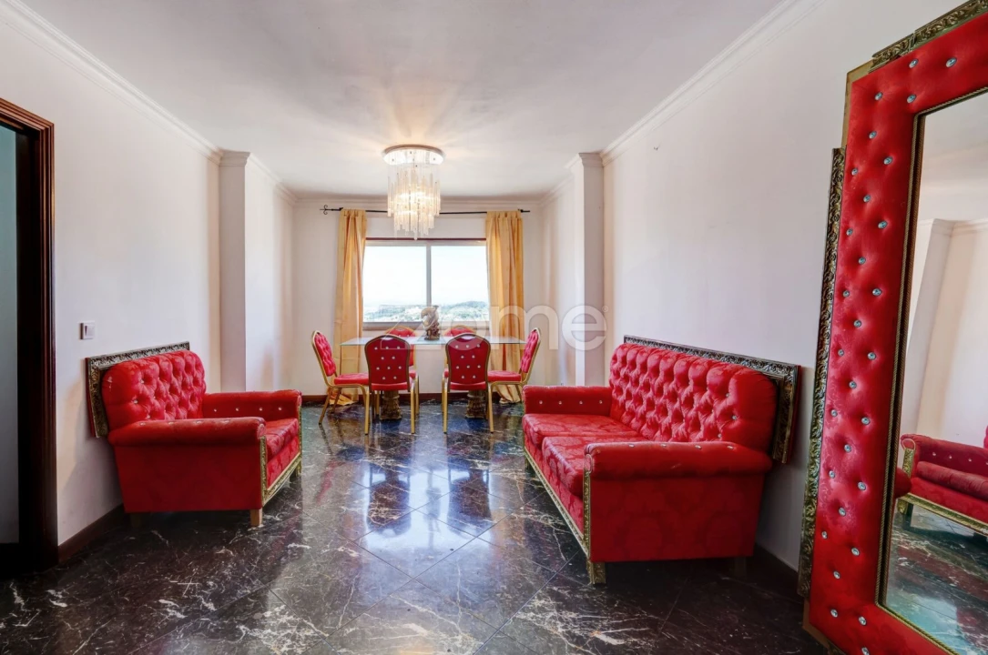 Apartamento T2 para Venda em Rio de Mouro Foto 2