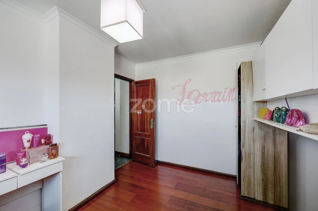 Apartamento T2 para Venda em Rio de Mouro Foto 20