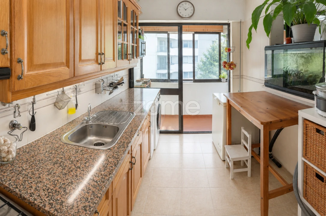 Apartamento T2 para Venda em São Domingos de Rana Foto 4